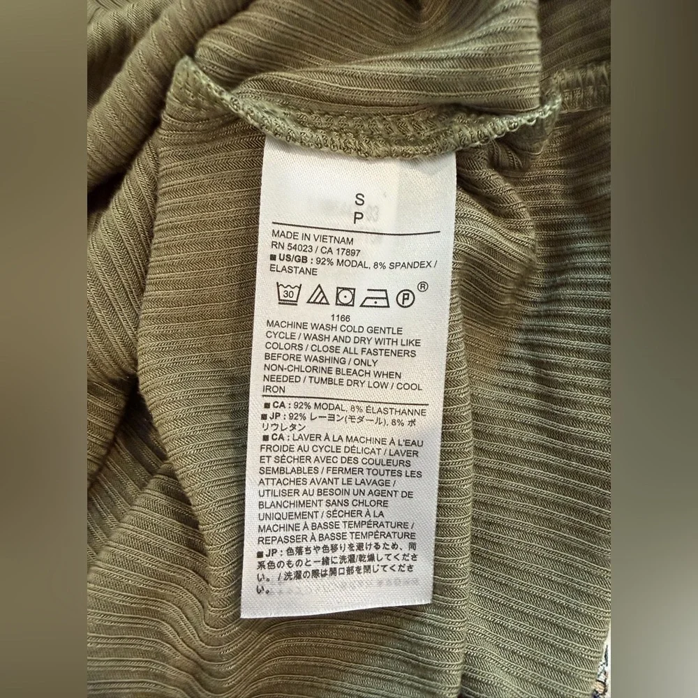 NWT Green Banana Republic Factory Soft Touch Ribbed Button-down Top - Size Small - Picture 5 of 5